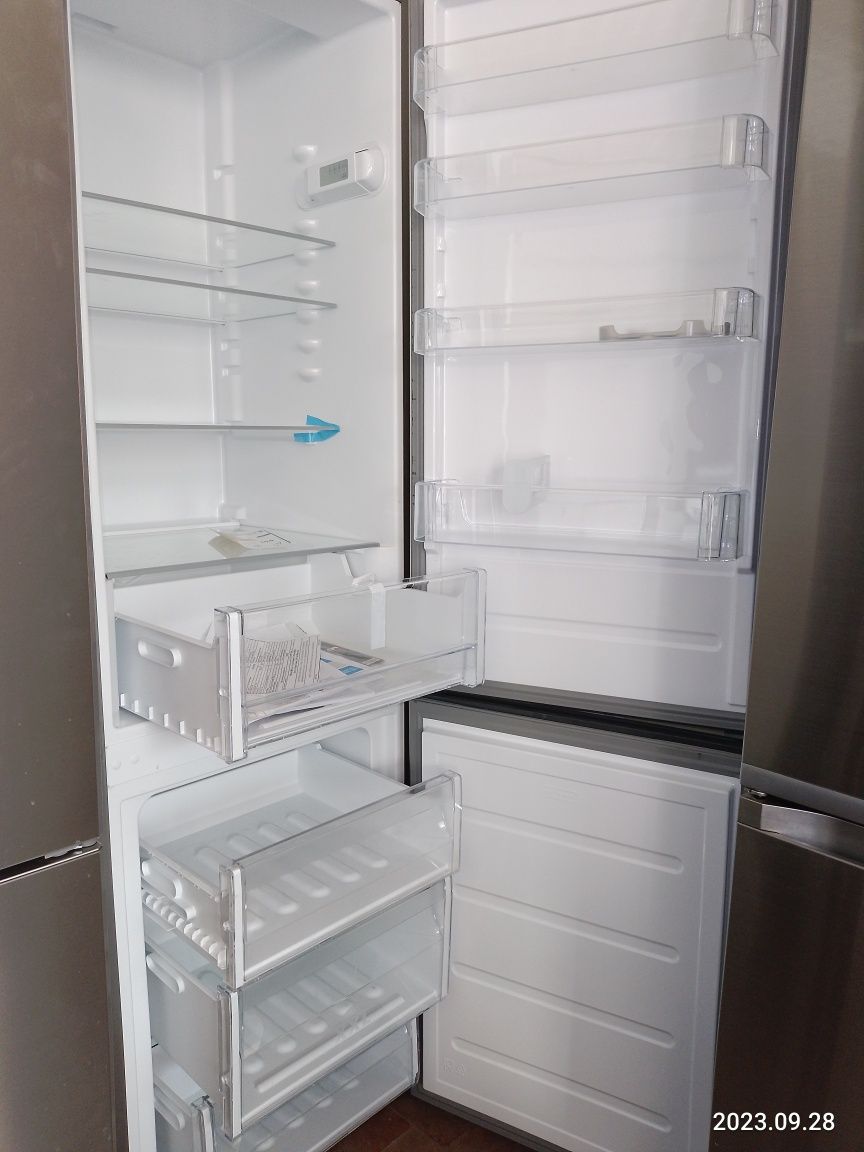 Холодильник INDESIT LI9 S1Q x, A+, капля, высота 2м, нержавейка, сток