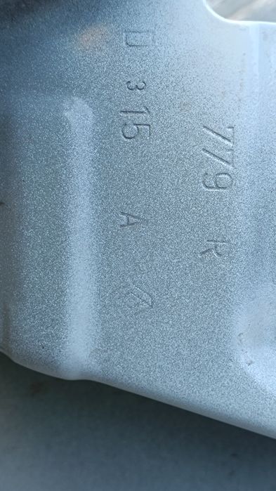 Błotnik przedni prawy Dacia Duster II 2