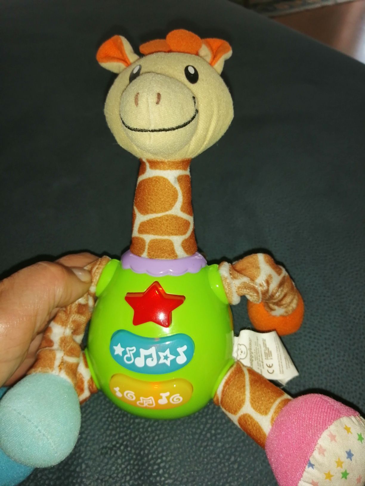 Brinquedo de bebé girafa com sons e música