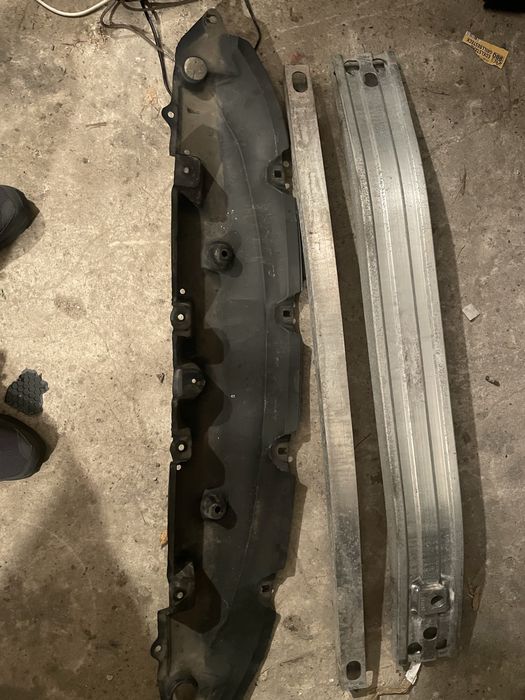 Belka zderzaka Toyota chr 1