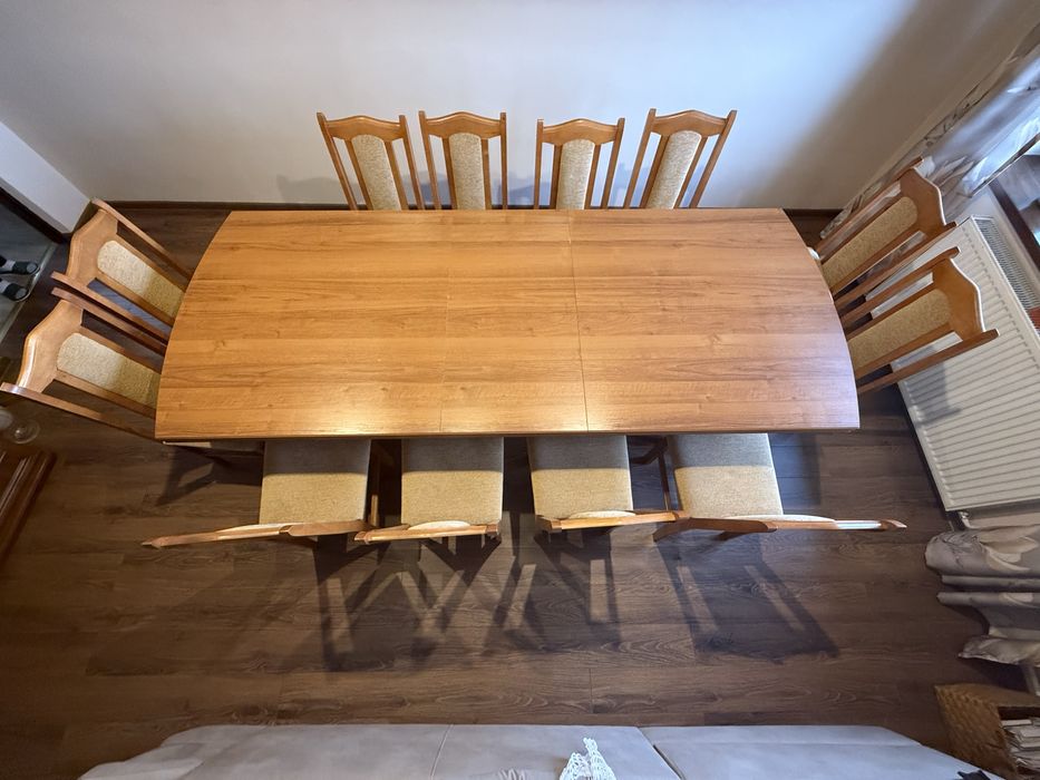 Sprzedam stół z krzesłami