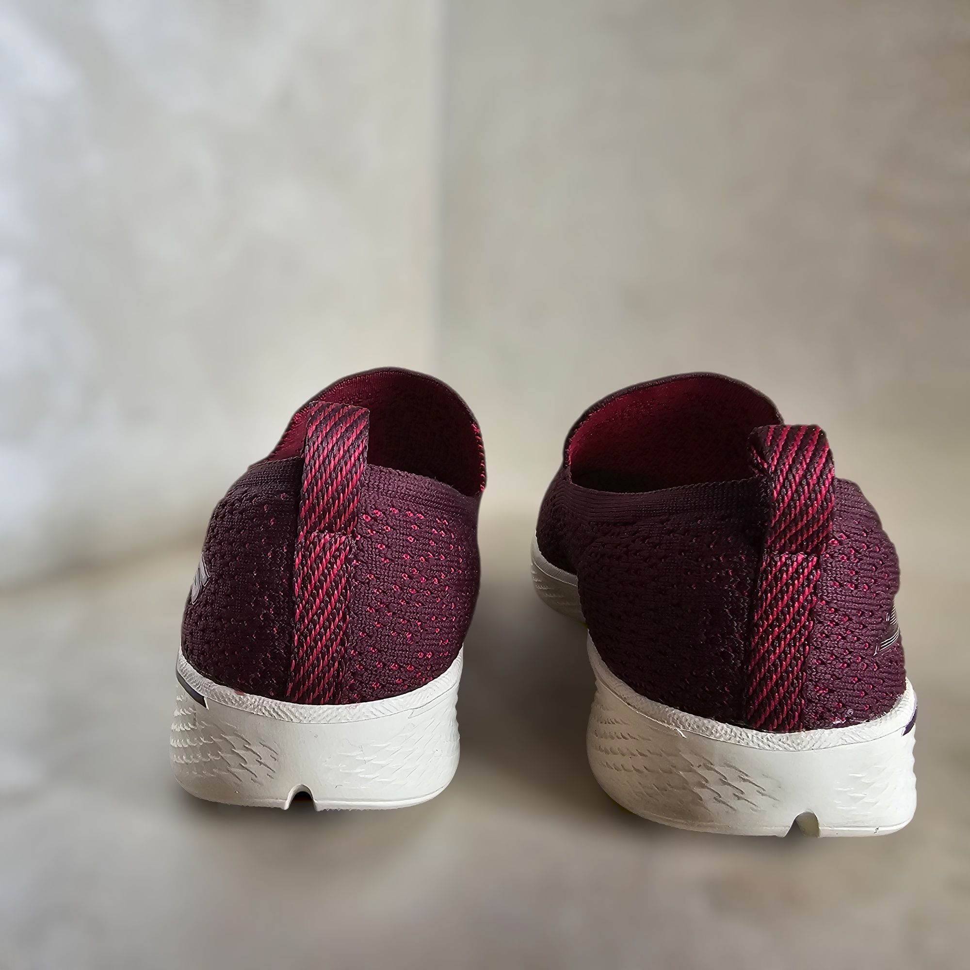 Женские  мокасины, слипоны "Skechers Goga Max"