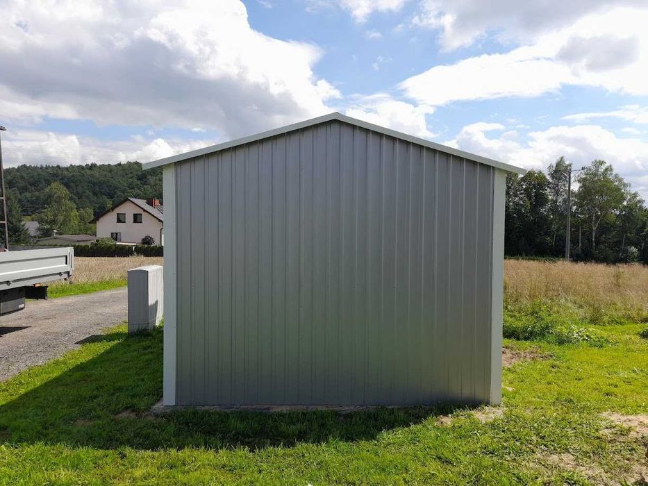 Blaszany domek narzędziowy 4x3 z dachem dwuspadowym