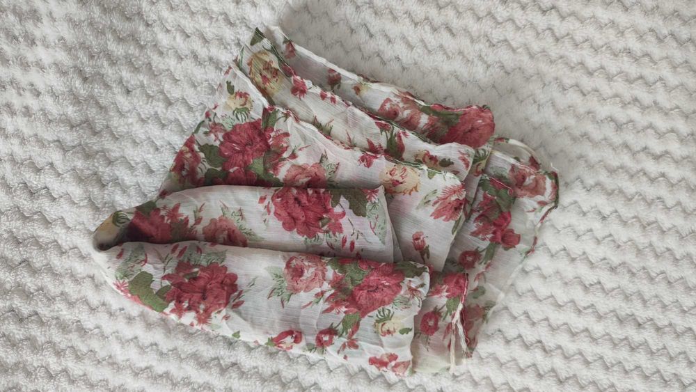 Kwiatowa chustka apaszka szalik szal jesień wiosna róże kwiaty retro