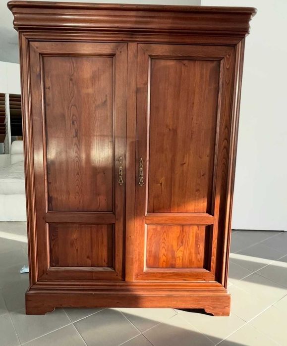 Mobiliário estilo Louis Philippe