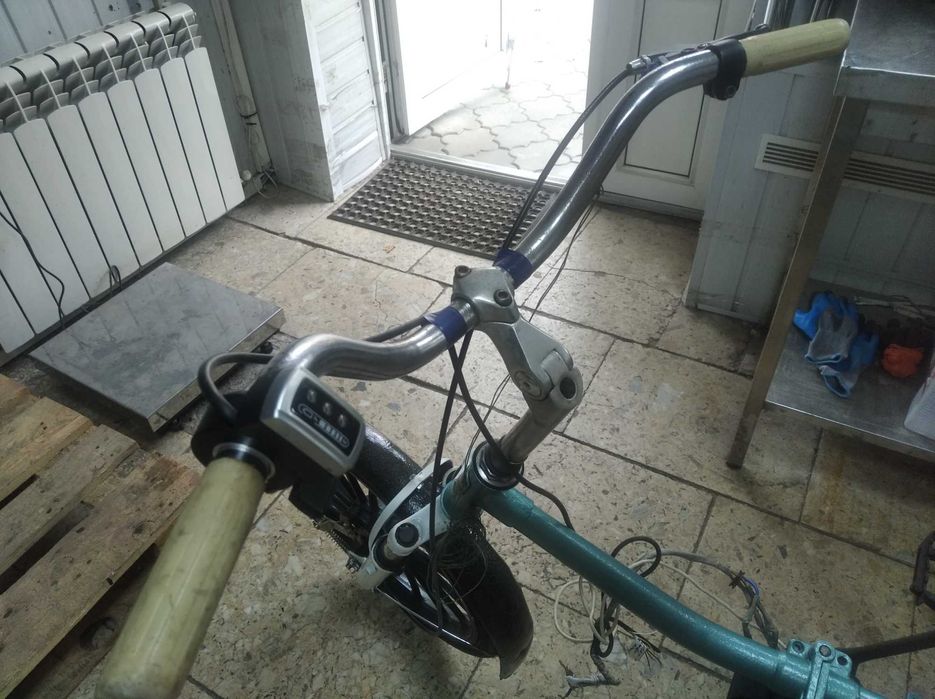 Велосипед АИСТ з кареточним електродвигуном.