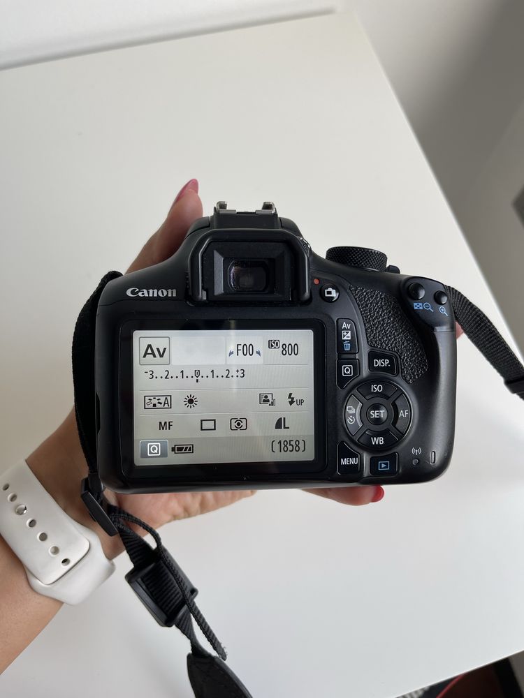 Canon EOS 1300d + lente canon EFS 18-55mm f/3.5-5.6 III