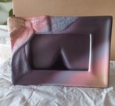 Moldura em loiça rosa
