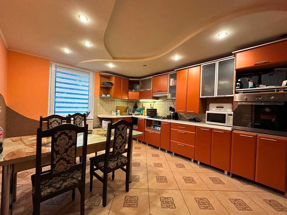 Продається будинок у Центрі міста