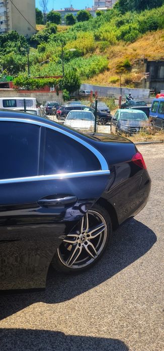 Mercedes Benz E220D AMG LINE