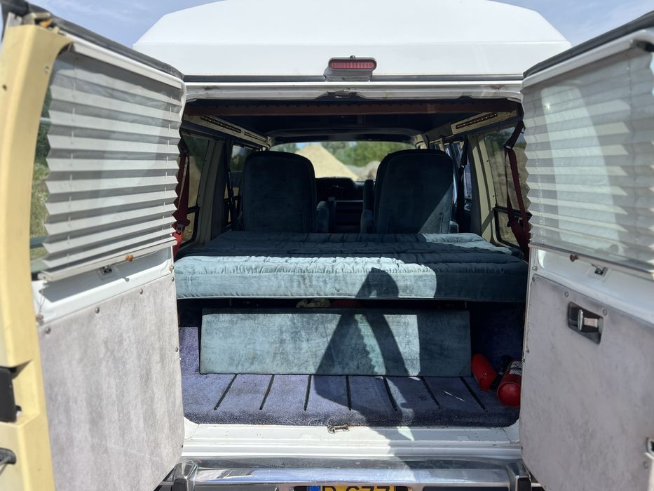 Dodge RAM 350 7 osob salonka kamper youngtimer zabytek zamiana