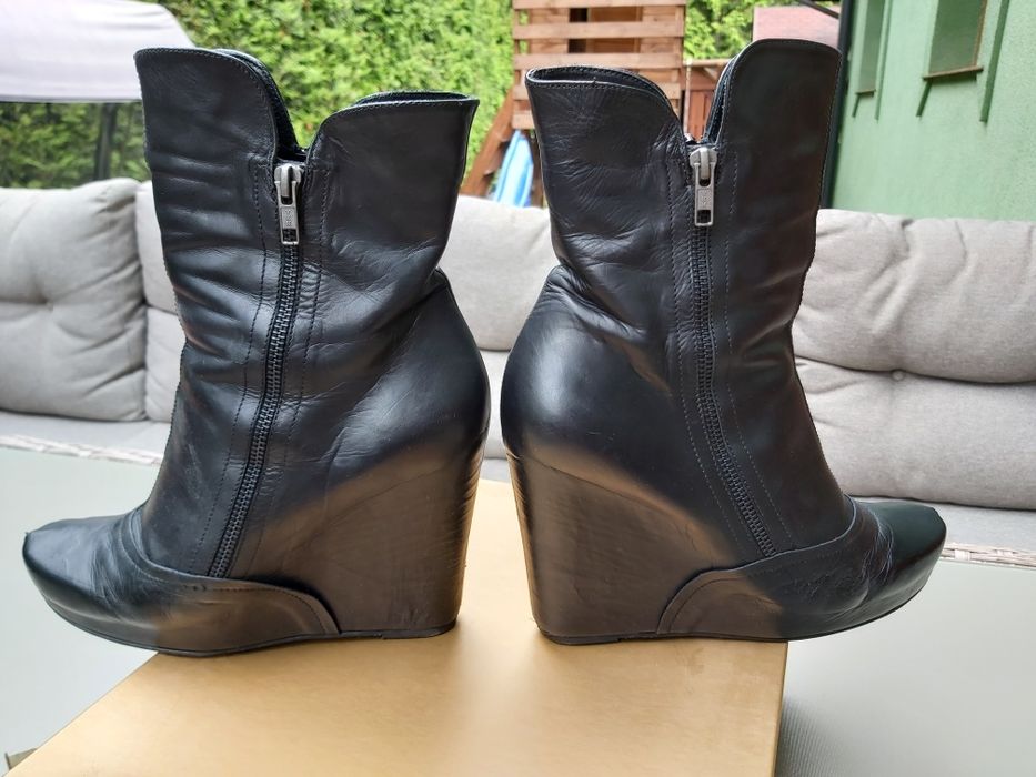 Uzywane czarne botki koturny Venezia r. 39