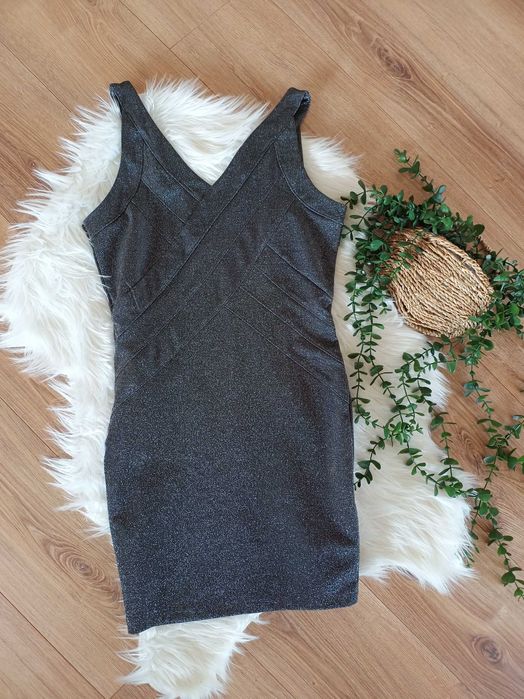 mała czarna srebrna mini dopasowana bandażowa sukienka 44 46 zcekinami
