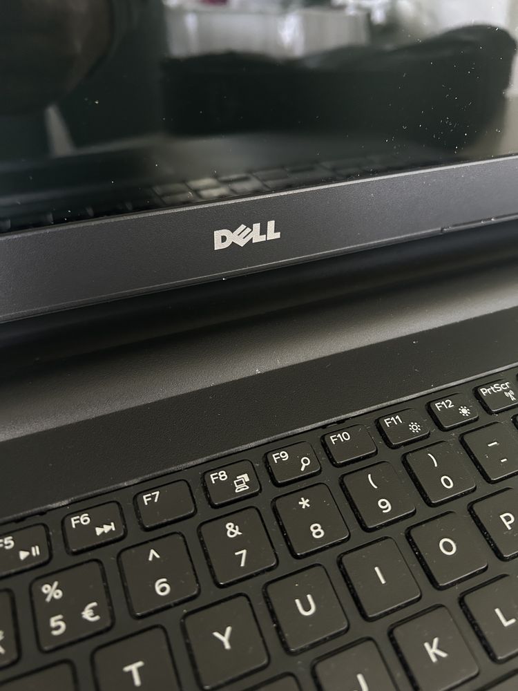Laptop dell  jh1lnoi i5 4GB ram 500 GB okazja !