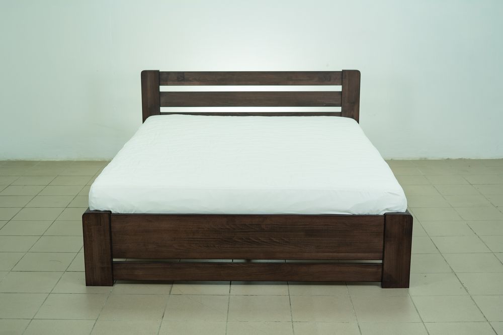 Ліжко з буку фабричне