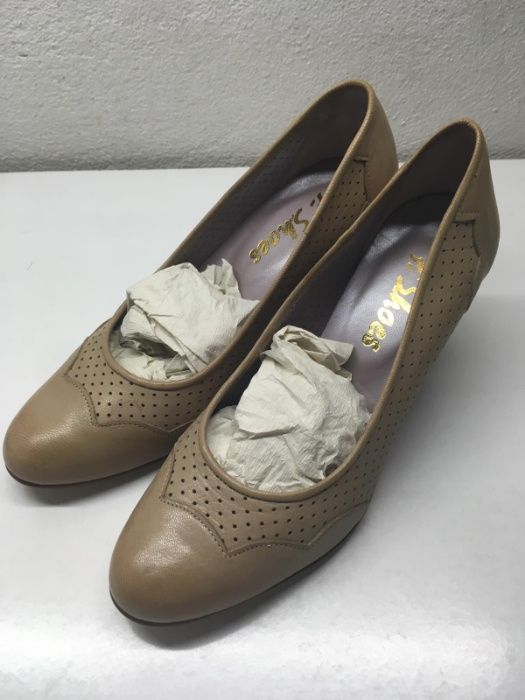 Sapatos Beges de Pele