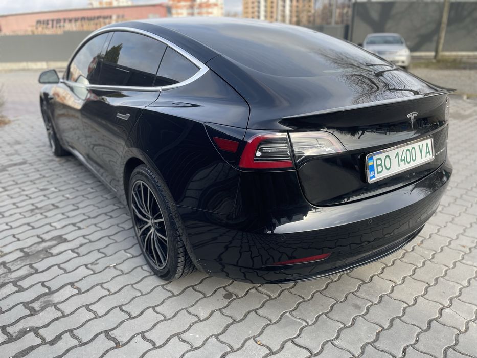 Тесла  модел 3 Продам…