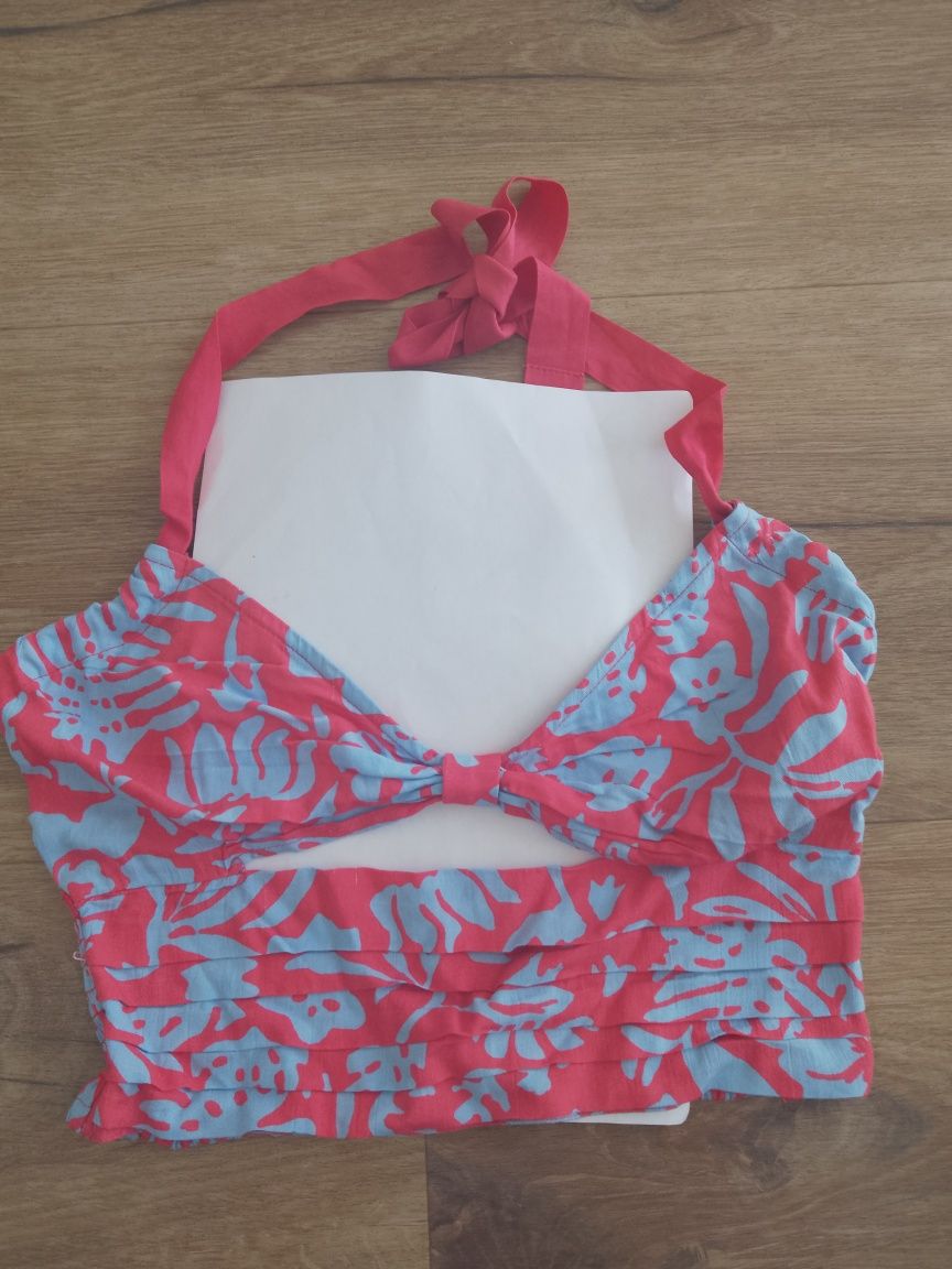 PrettyLittleThing top r. 32