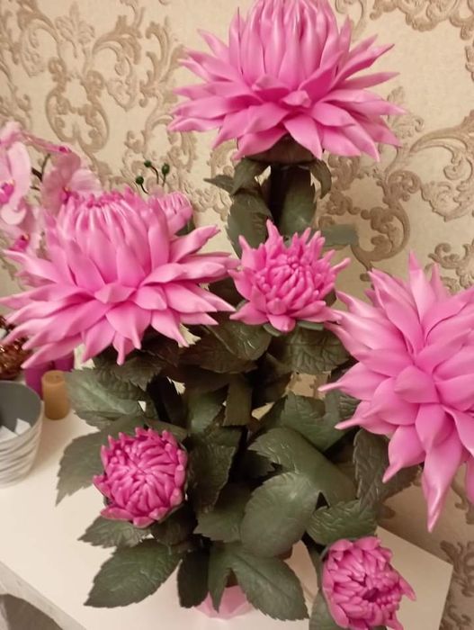 Світильник "Чарівні жоржини" з ізолону