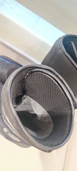 Подам мото боты на Gore tex .