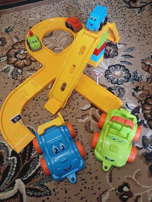 Дитячі іграшки в гарному стані