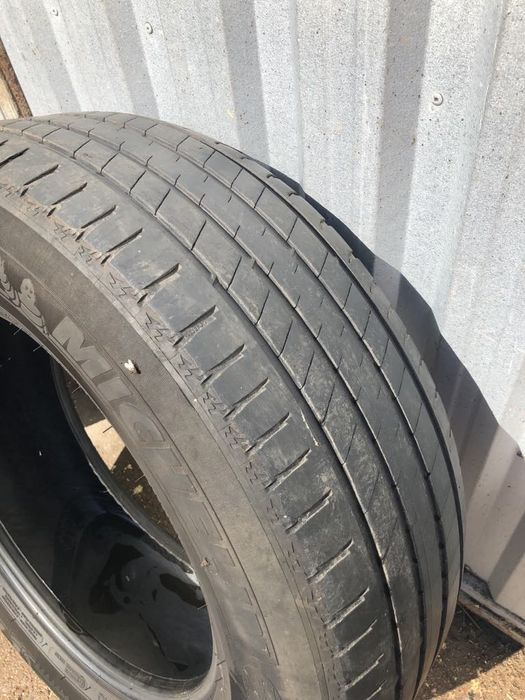 Opony letnie 235/65 R17.