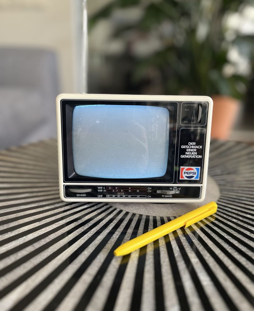 Mini telewizor z lat 80/90 z logo Pepsi jak nowy