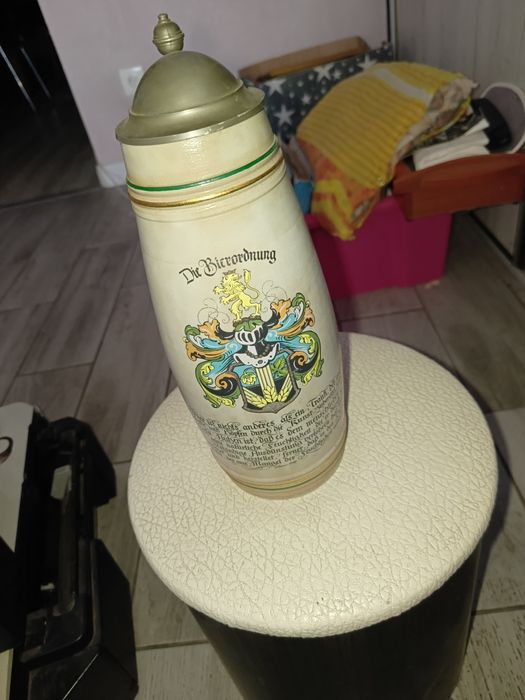 Stare zabytkowe kufle