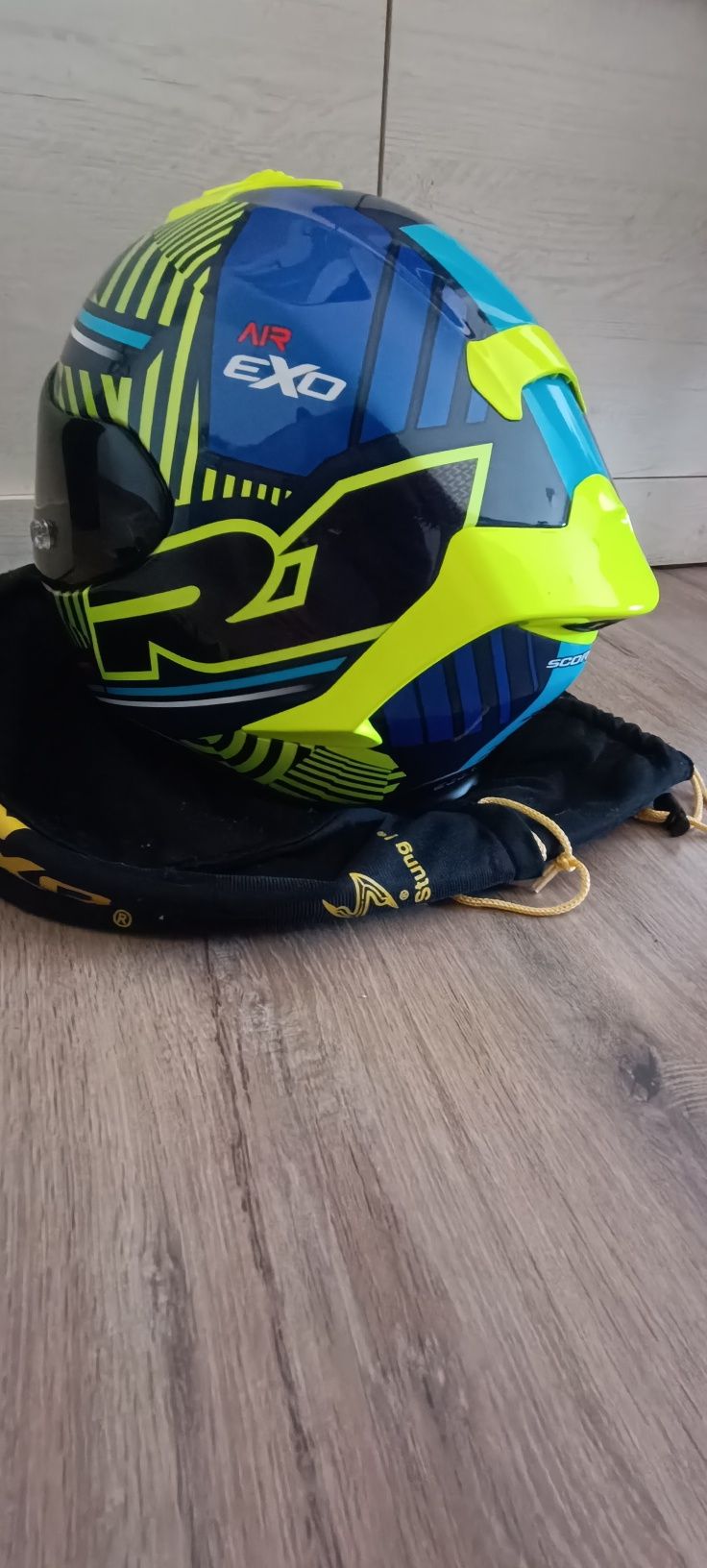 Capacete Scorpion R1