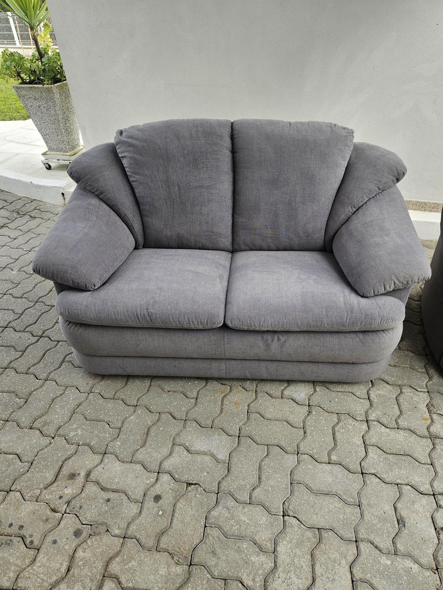 Para venda  conjunto de 2 sofas