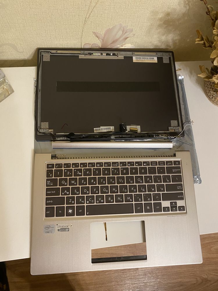 Частини від ноутбуку Asus Zenbook UX31