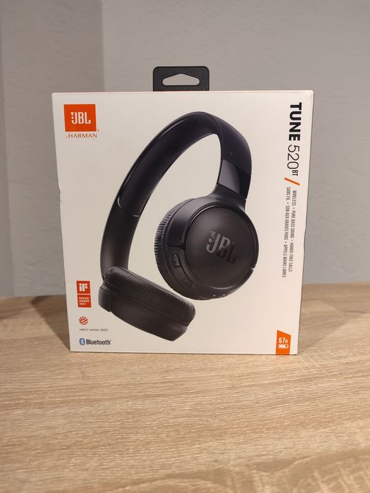Бездротові накладні навушники JBL Tune 520BT.