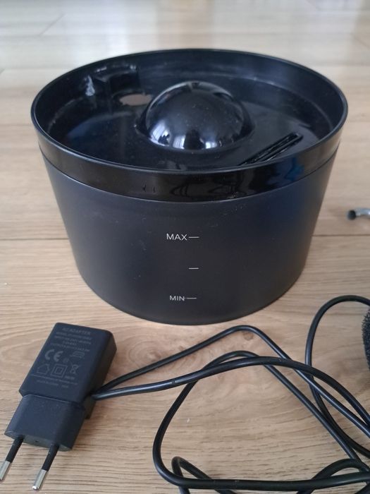 Poidło, fontanna dla psa kota czarne