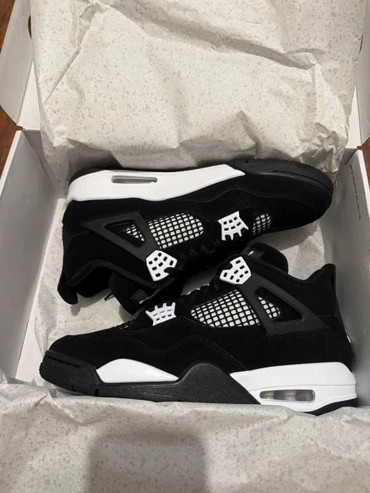 Jordan 4 Retro White Thunder R.39