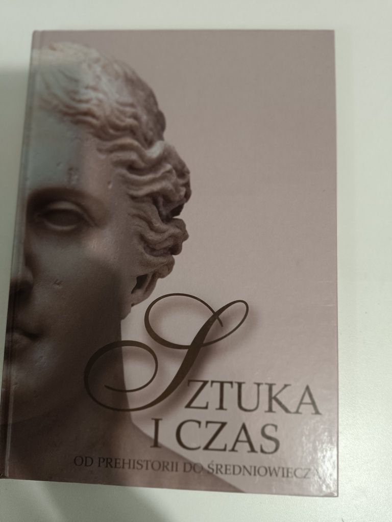 Zestaw  6 albumòw. Cena za całość. Sztuka,odkrycia, oceany