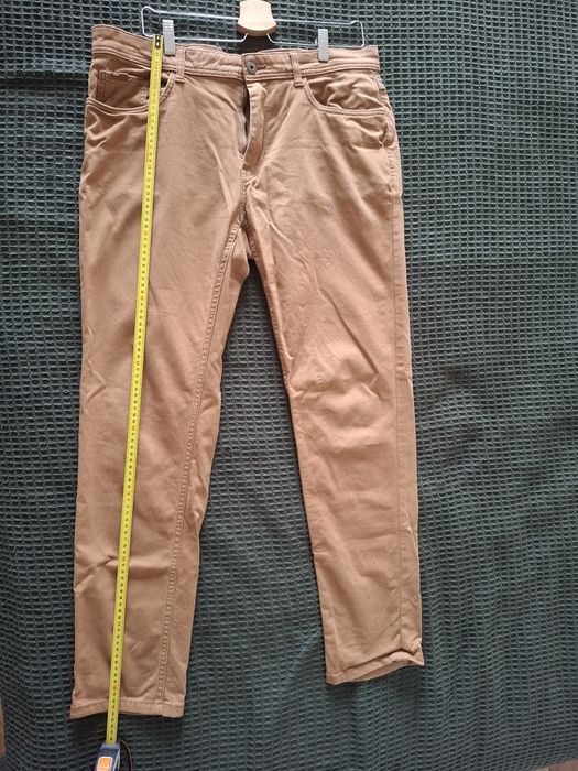 Klasyczne Spodnie męskie Reserved