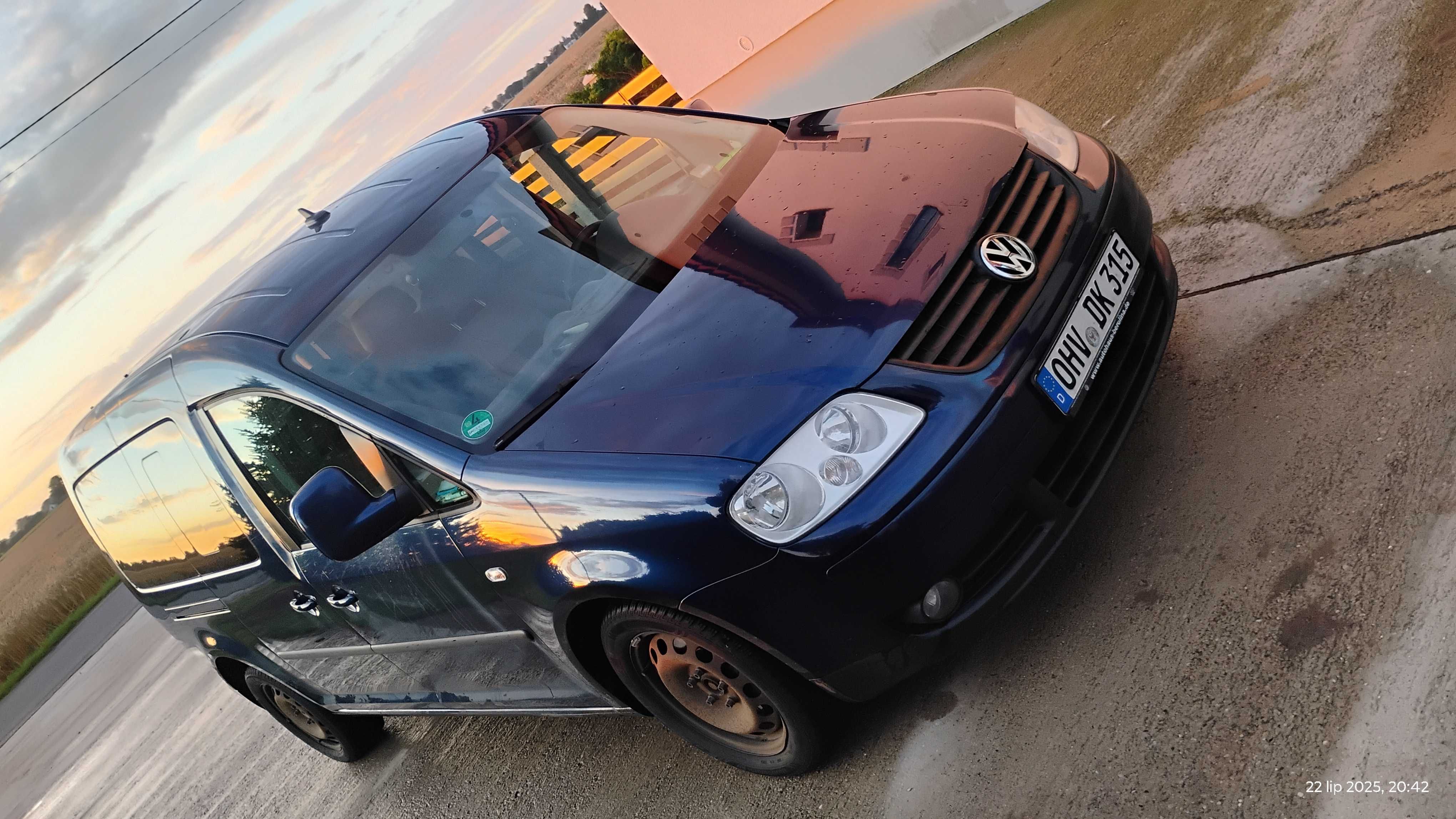 VW Caddy Maxi w bardzo bogatej wersji