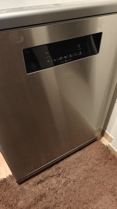 Zmywarka Beko czteroletnia uszkodzona
