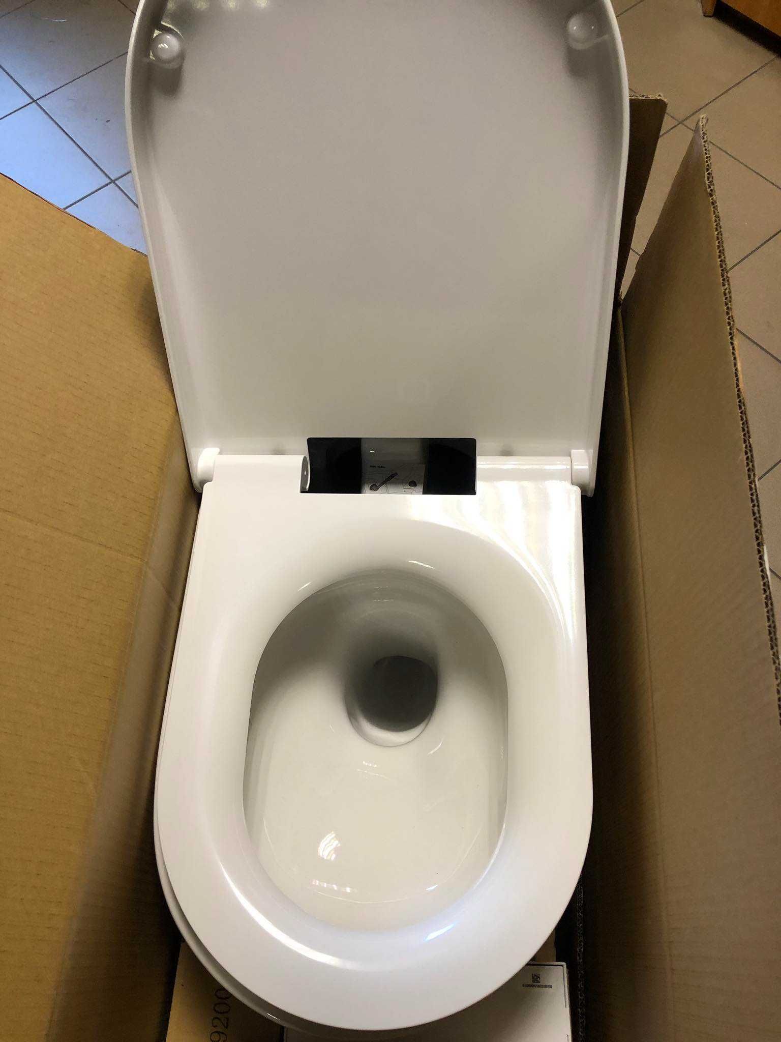 Toaleta myjąca Bernstein PRO+ 1104 bezkołnierzowa - komplet. system WC