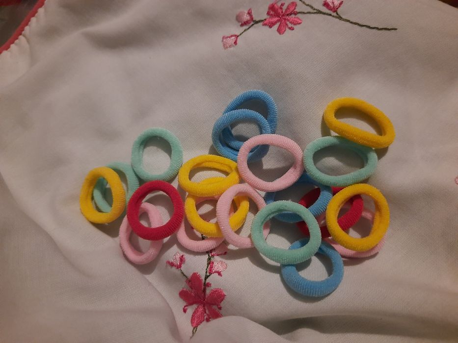 Резинки для волосся