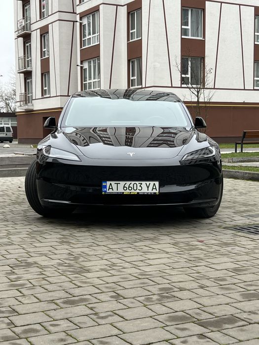 Tesla Model 3 2024 Highland