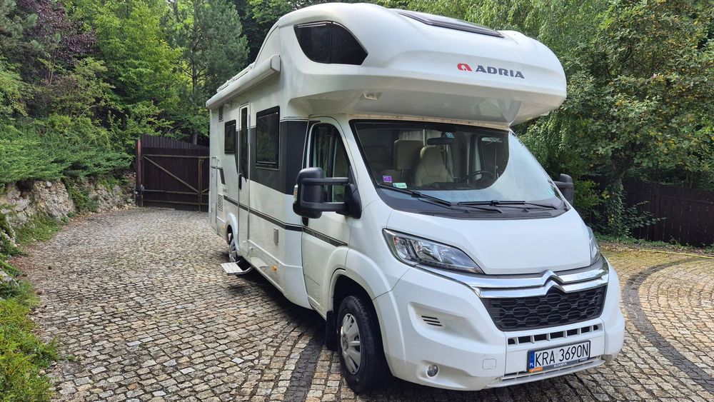 Adria Coral XL A 670 DK