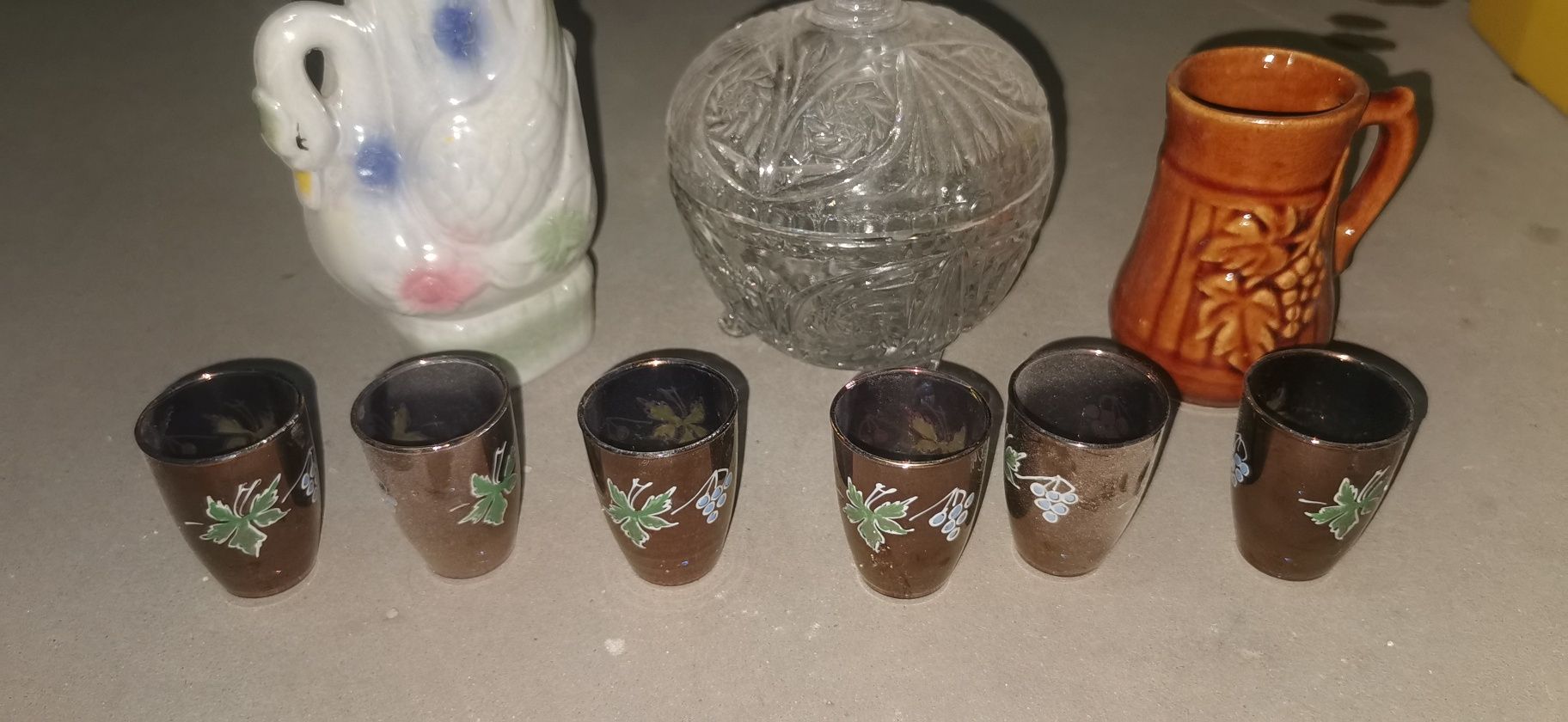 kryształ kieliszki PRL i wazon porcelana.