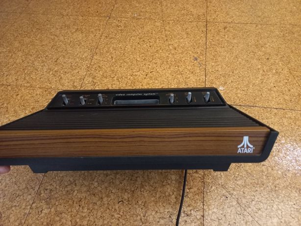 Atari 2600 de 1983 em excelente estado Vintage Original