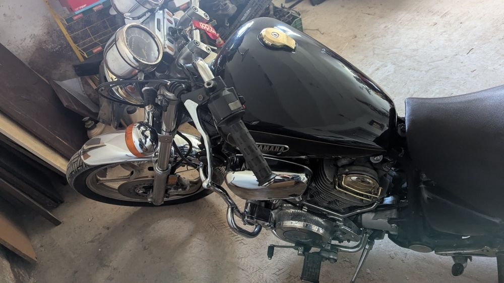 Yamaha XV 1000  Virago goold edycja FILM