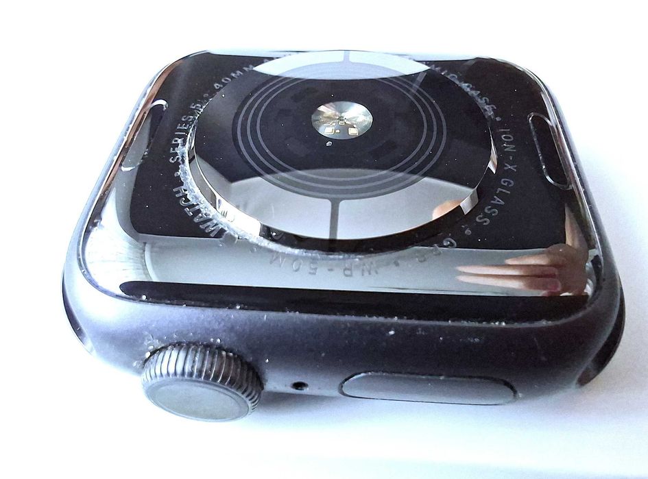 Apple Watch series 5 GPS 40mm, gwiezdna szarość z aluminium, ideał