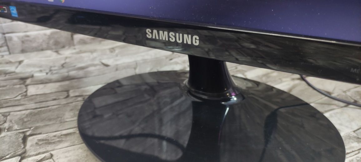 Монитор 19" Samsung s19c200n/1366х768/16:9/VGA
