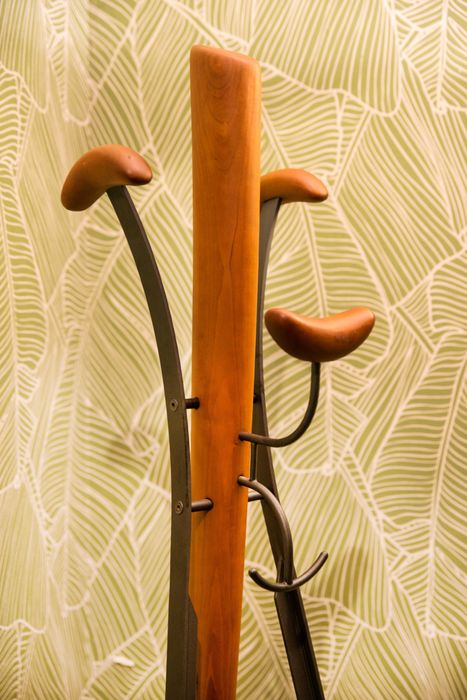 Cabide em Madeira e Aço