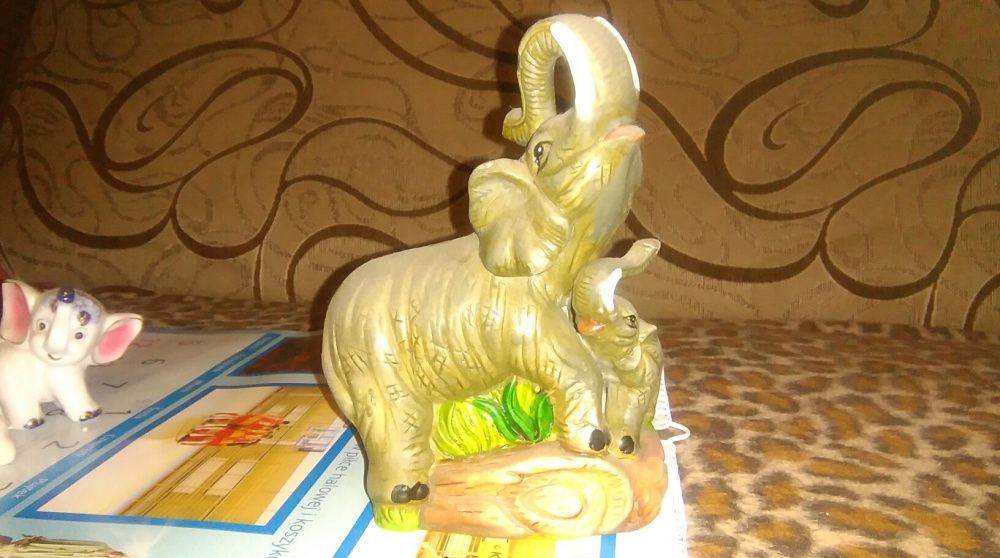 Sprzedam figurki porcelanowe słonie i inne
