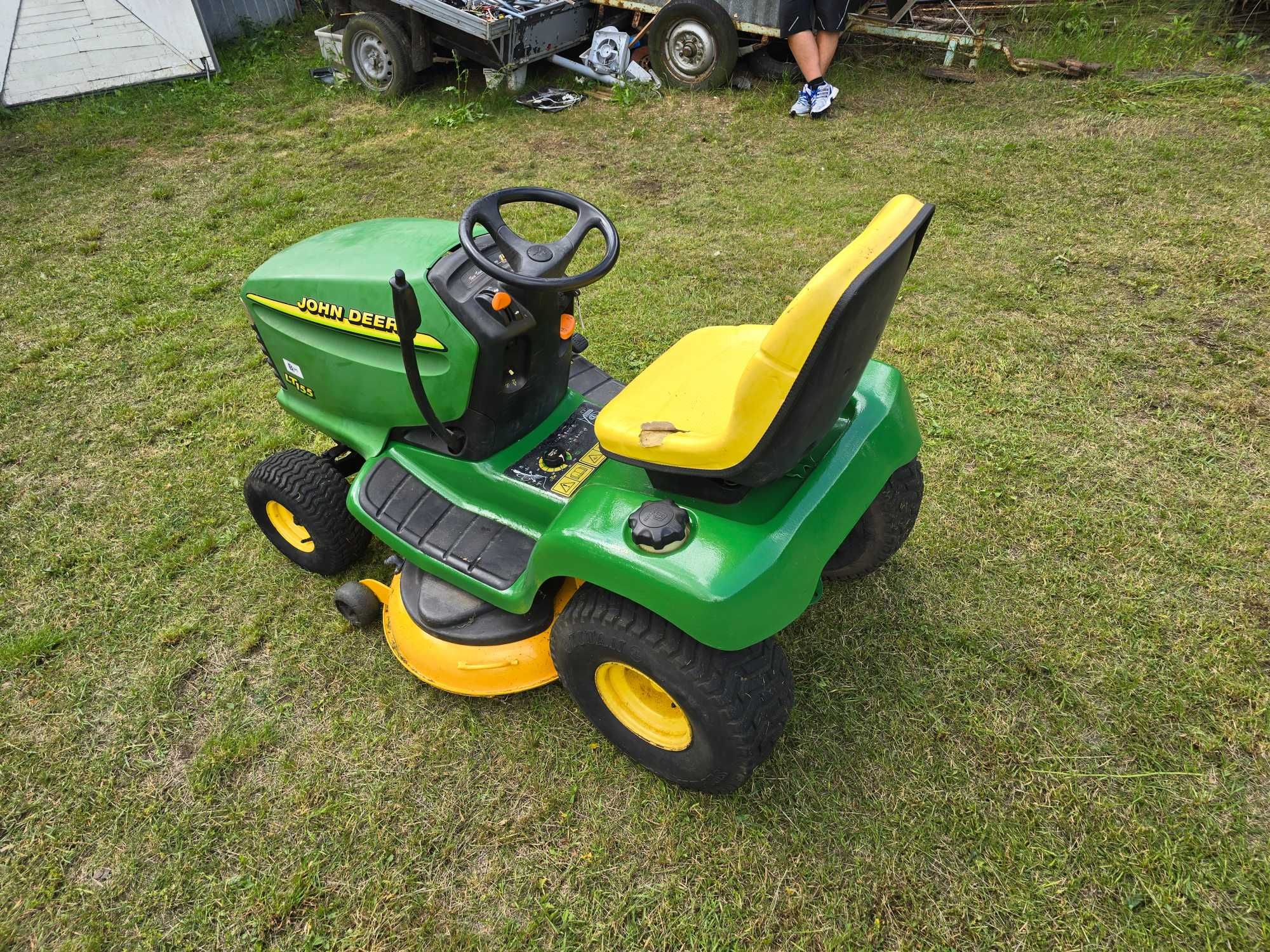 kosiarka traktorek John Deere LT155